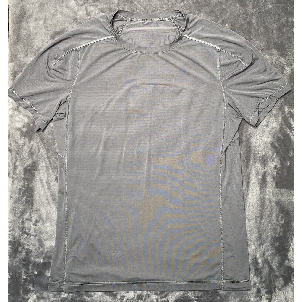 Lululemon Metal Vent Tech Shirt Men's Medium Gray Short Sleeve Crew Neck Stretch